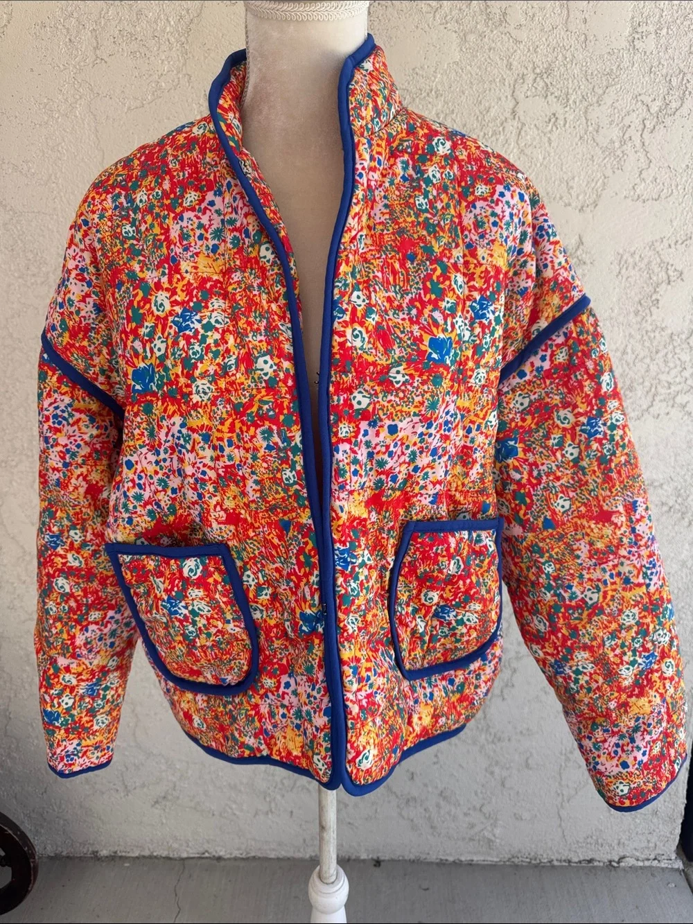 Women’s Floral Quilted Jacket in Multicolor with front pocket details size XL - Picture 7 of 8